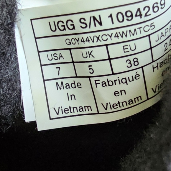 UGG Neumel Black Suede Lace-Up Boots – Women’s Size 7 - Picture 12 of 12